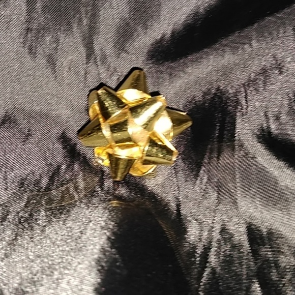 Ring - Picture 3 of 4